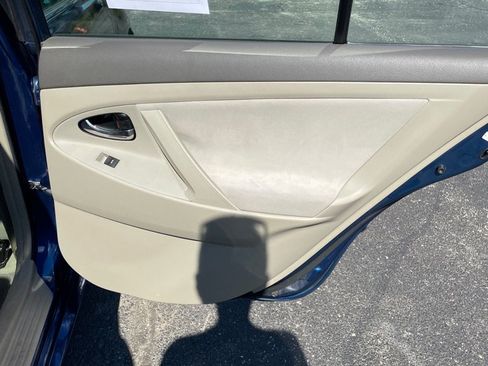 Used 2011 Toyota Camry LE w/ LE Extra-Value Pkg FWD image 19