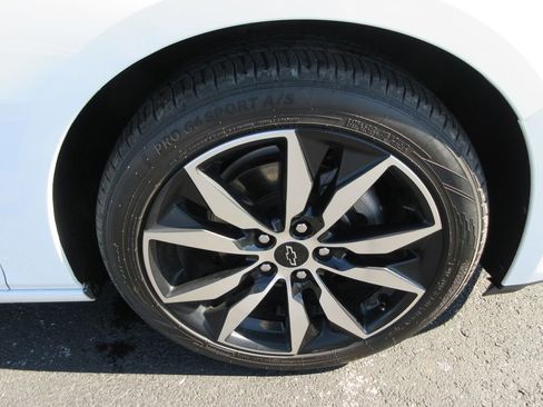 Certified 2021 Chevrolet Malibu RS w/ LPO, Convenience Package 2 image 9