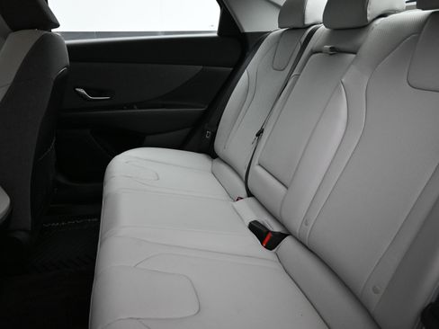 Used 2023 Hyundai Elantra Limited image 22