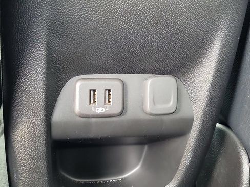 Used 2021 Chevrolet Colorado LT w/ LT Convenience Package RWD image 16