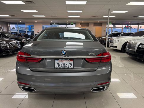 Used 2016 BMW 740i image 5
