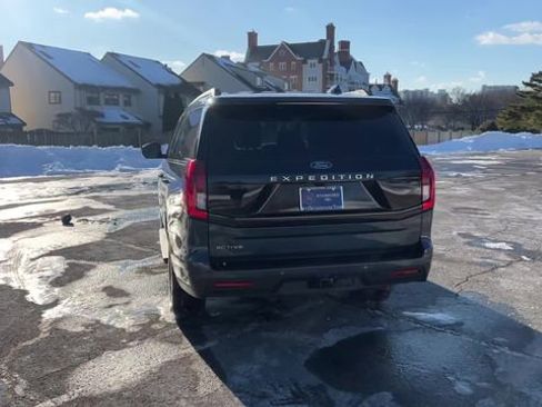 Used 2025 Ford Expedition Active image 47
