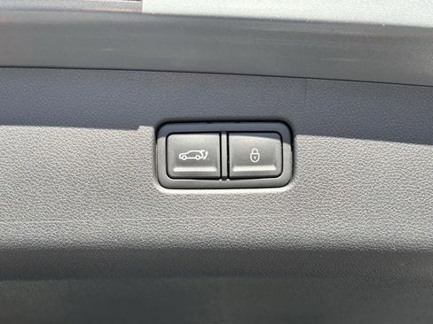 Used 2026 Genesis GV70 2.5T Select image 16