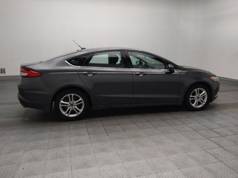 Used 2018 Ford Fusion SE w/ Fusion SE Technology Package FWD image 10