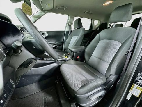 Used 2024 Kia Soul LX w/ Option Group 015 FWD image 11