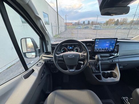 Used 2024 Ford Transit 350 XLT image 33