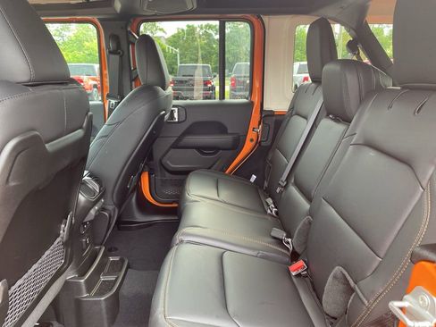 New 2025 Jeep Wrangler Unlimited Sahara w/ Safety Group AWD/4WD image 21