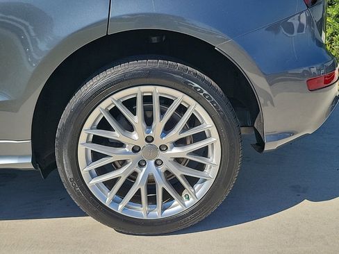 Used 2017 Audi Q5 2.0T Premium Plus w/ Technology Package image 4