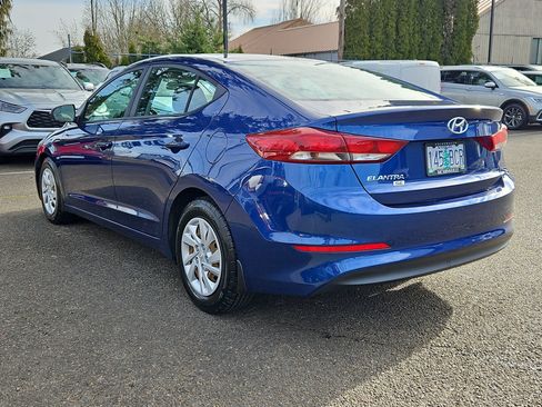 Used 2018 Hyundai Elantra SE image 3