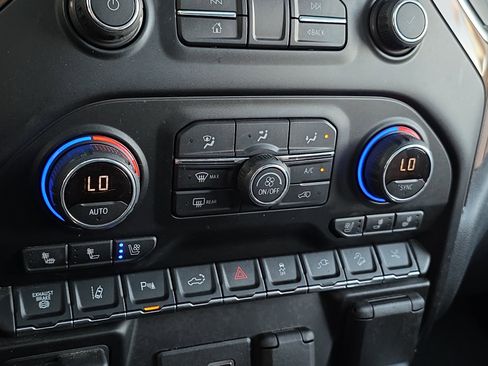 Used 2021 Chevrolet Silverado 2500 High Country w/ Z71 Off-Road Package image 25