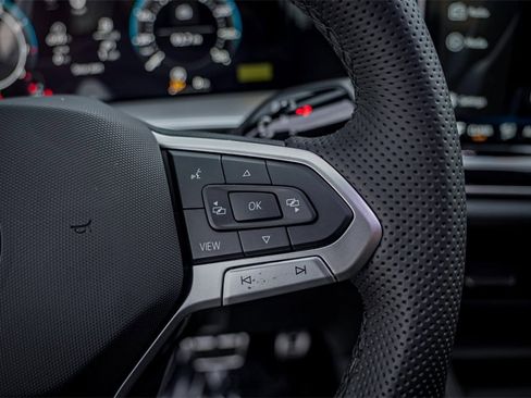 New 2026 Volkswagen Tiguan SE R-Line image 15