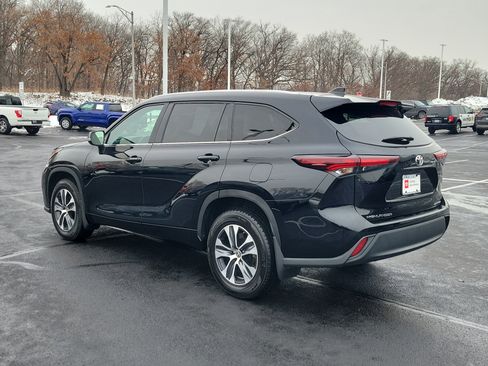 Certified 2024 Toyota Highlander XLE image 4