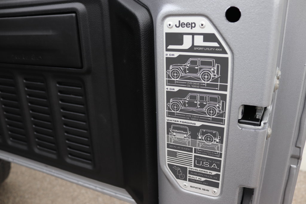 Used 2021 Jeep Wrangler Unlimited Sahara w/ Uconnect 4C Nav & Sound Group AWD/4WD image 23