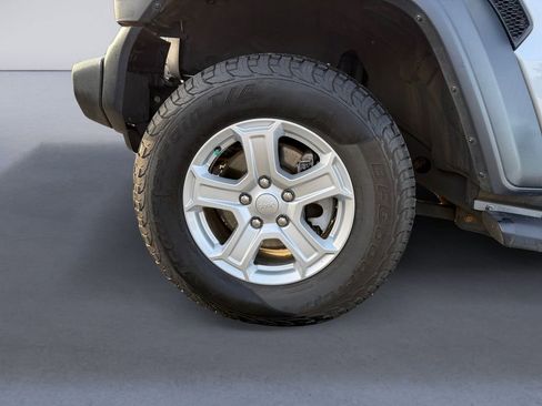 Used 2019 Jeep Wrangler Sport image 11
