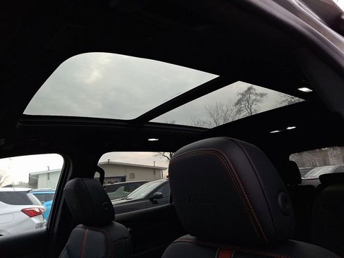 Used 2024 Chevrolet Traverse RS image 14