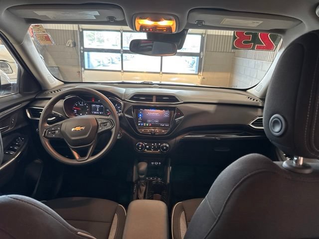 Used 2023 Chevrolet TrailBlazer LT w/ Convenience Package AWD/4WD image 19