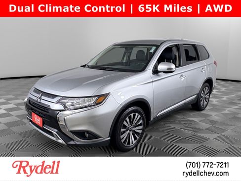 Used 2019 Mitsubishi Outlander ES image 1