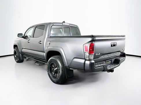 Used 2016 Toyota Tacoma Limited image 5