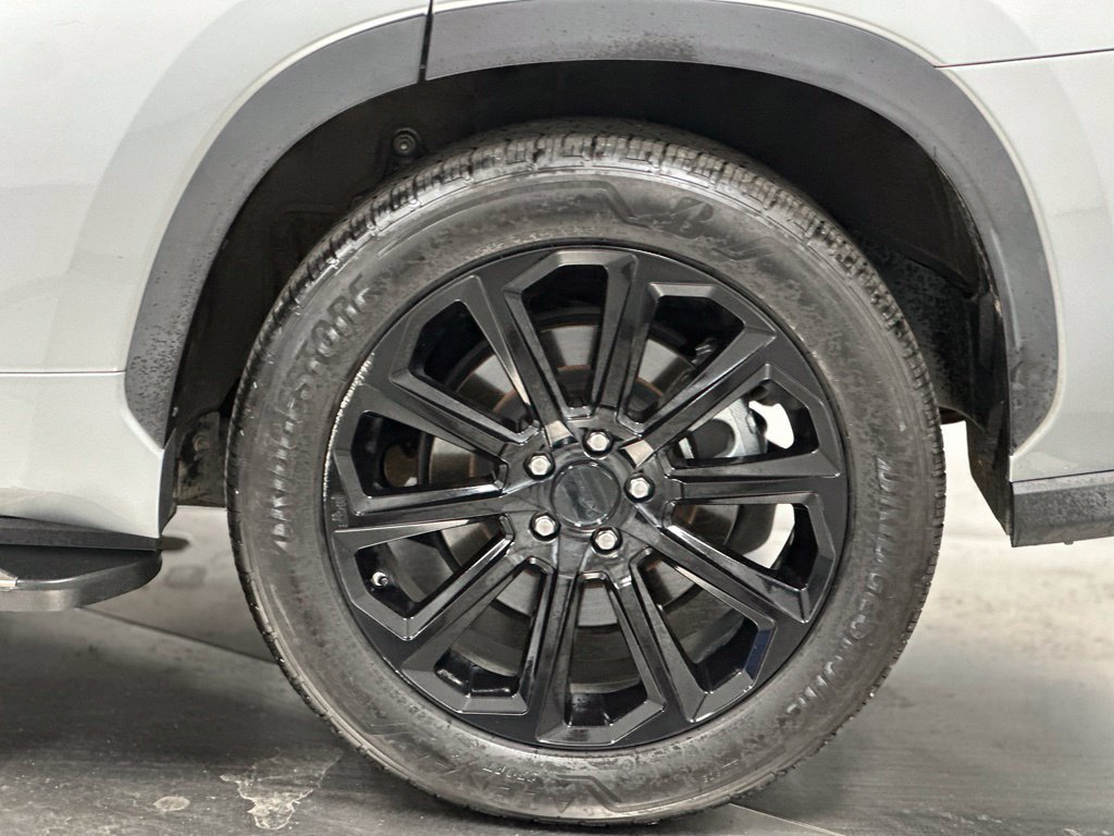 Used 2022 Toyota Highlander XLE FWD image 24