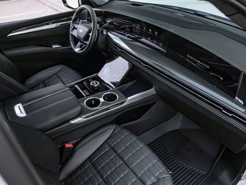 Used 2025 Cadillac Escalade V w/ LPO, Floor Liner Package image 44