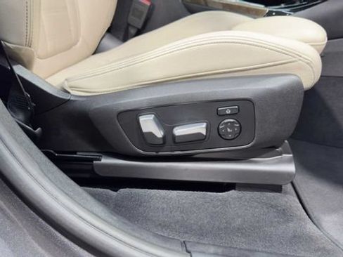 Used 2019 BMW X3 sDrive30i w/ Premium Package RWD image 14