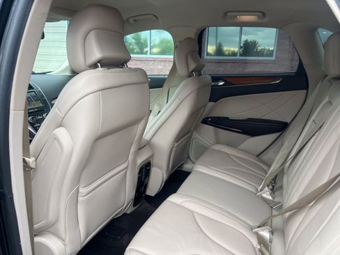 Used 2019 Lincoln MKC Select w/ Select Plus Package FWD image 20