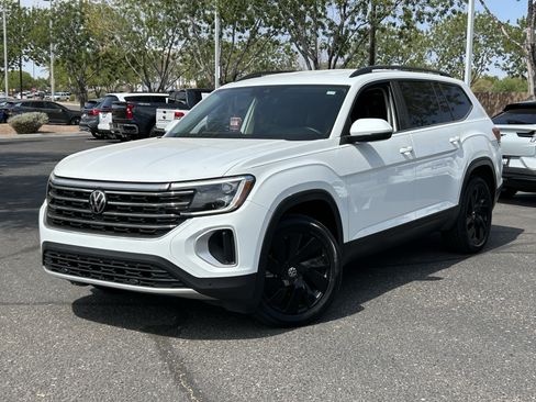 Used 2024 Volkswagen Atlas SE FWD image 32