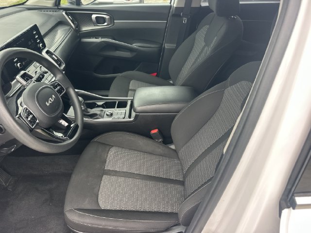 Certified 2023 Kia Sorento LX FWD image 18