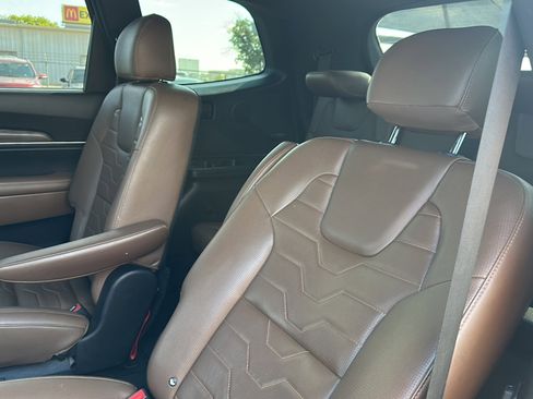 Used 2022 Kia Telluride SX w/ SX Prestige Package image 19