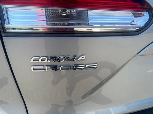 Used 2025 Toyota Corolla Cross L AWD/4WD image 31