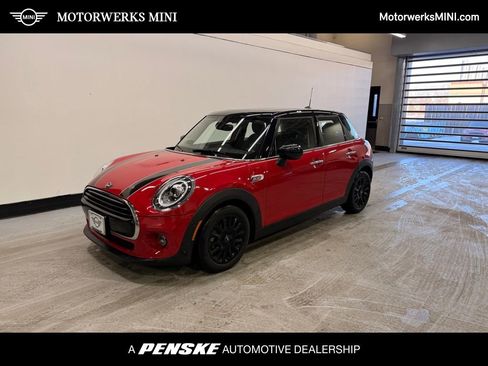 Used 2020 MINI Cooper 4-Door Hardtop image 1