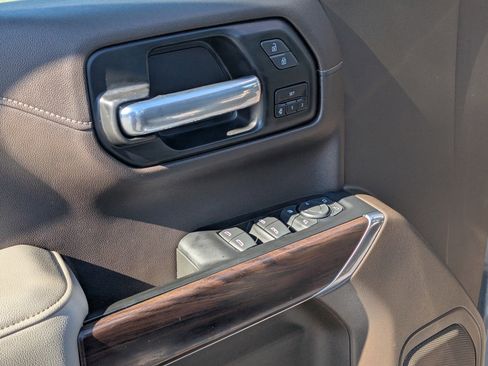 Used 2021 GMC Sierra 1500 SLT w/ X31 Off-Road Package image 17