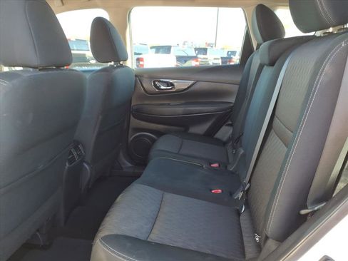 Used 2018 Nissan Rogue S image 12