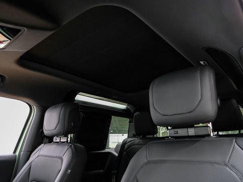 Used 2023 Land Rover Defender 110 75th Limited Edition image 23