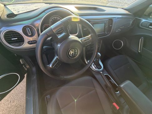 Used 2018 Volkswagen Beetle 2.0T SE FWD image 7