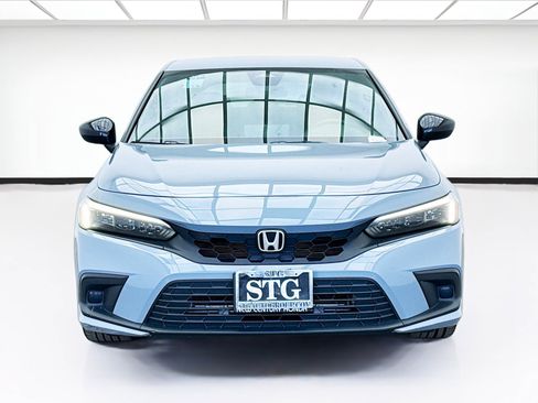 Used 2022 Honda Civic Sport image 2