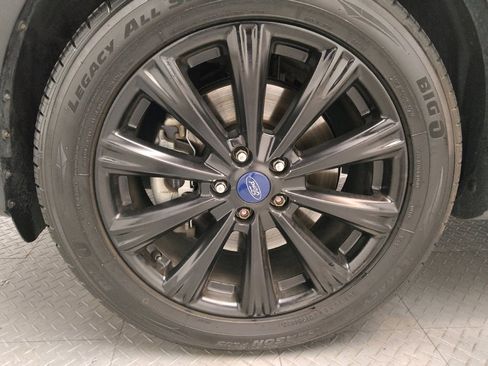 Used 2017 Ford Escape Titanium image 31