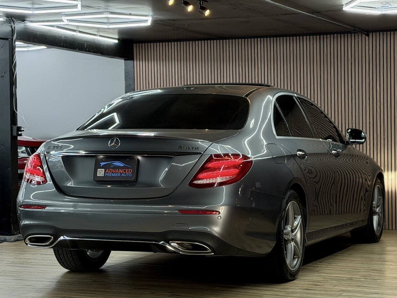 Used 2017 Mercedes-Benz E 300 4MATIC image 10