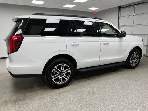 Used 2025 Ford Expedition Active AWD/4WD image 10