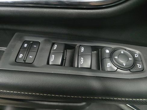 Used 2023 GMC Yukon SLT w/ SLT Premium Package image 28