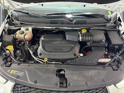 Used 2023 Chrysler Pacifica Touring-L FWD image 22