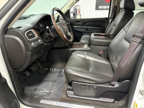 Used 2013 GMC Sierra 2500 Denali w/ Snow Plow Prep Package AWD/4WD image 10