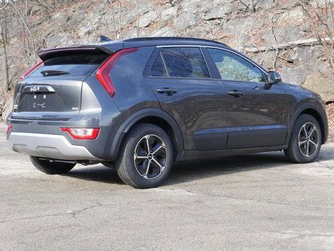 Used 2023 Kia Niro EX image 7