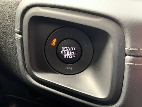 Used 2025 Jeep Wrangler Unlimited Rubicon AWD/4WD image 24