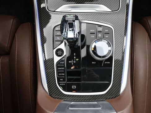Used 2022 BMW X5 M50i AWD/4WD image 19
