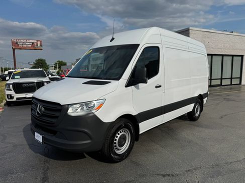 Used 2024 Mercedes-Benz Sprinter 2500 image 2
