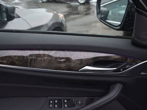 Used 2023 BMW 530e xDrive w/ Executive Package image 12