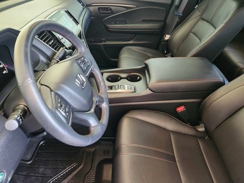 Used 2025 Honda Ridgeline TrailSport image 12
