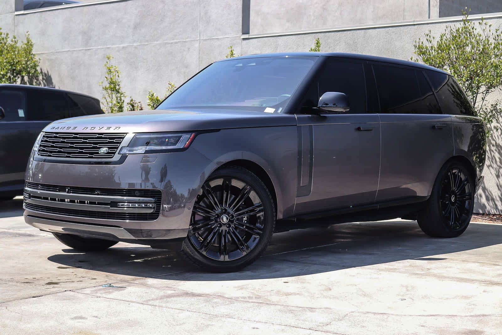 Used 2022 Land Rover Range Rover Long Wheelbase First Edition AWD/4WD image 1