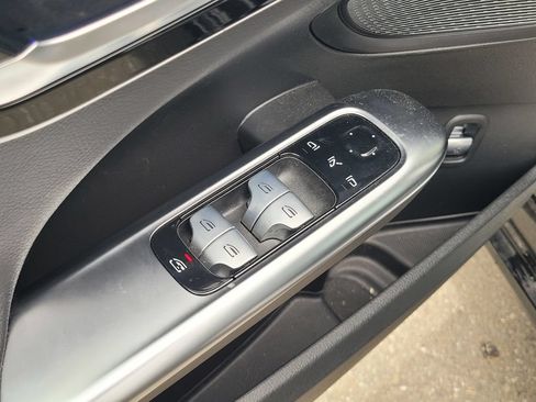Used 2024 Mercedes-Benz C 300 Sedan image 16